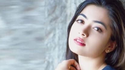 நடிகை ராஷ்மிகா மந்தனாவை பதற வைத்த வருமான வரித்துறை !! அதிகாரிகள் அதிரடி ரெய்டு !!