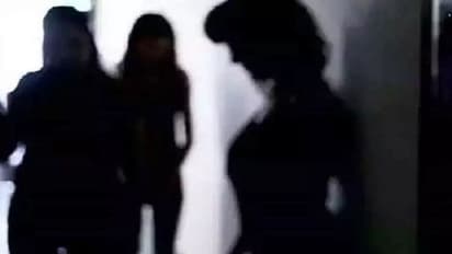 நாற்பதாயிரம் பணம் கொடுத்தா, நாளெல்லாம் சலிக்க சலிக்க உல்லாசம்..!! காலேஜ் பொண்ணுங்களோட இஸ்டத்துக்கு இருக்கலாம்...!!