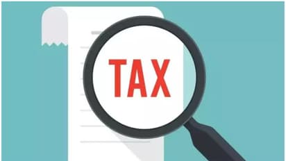 ദിവസ വേതനം വെറും 300 രൂപ; ഒരു കോടി ആദായ നികുതി അടയ്ക്കാൻ നോട്ടീസ്