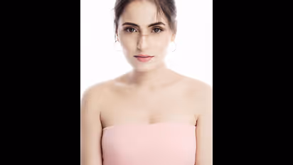 "அவ்வை சண்முகி" படத்தில் நடித்த குட்டி பாப்பா... இப்போ எப்படி இருக்காங்க பார்த்தீங்களா?... சூடேற்றும் ஹாட் கிளிக்ஸ்...!