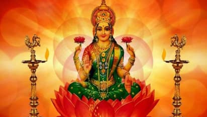 இன்று வெள்ளிக்கிழமை.. "இந்த" பரிகாரங்களில் ஒன்றைச் செய்யுங்கள்.. லட்சுமி தேவி உங்கள் மீது ஆசிகளை பொழிவாள்!