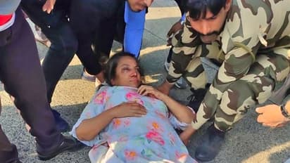 ನಟಿ ಶಬಾನಾ ಆಜ್ಮಿ ಕಾರು ಅಪಘಾತ: ಆಸ್ಪತ್ರೆಗೆ ದಾಖಲು!