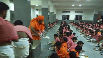 ಕೊಪ್ಪಳದ ಗವಿಮಠ ಜಾತ್ರೆ: 25 ಲಕ್ಷ ಭಕ್ತರಿಗೆ ಪ್ರಸಾದ ವಿತರಣೆ