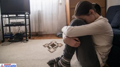 రైలులో పరిచయం... ఉద్యోగం ఇప్పిస్తానని నమ్మించి..