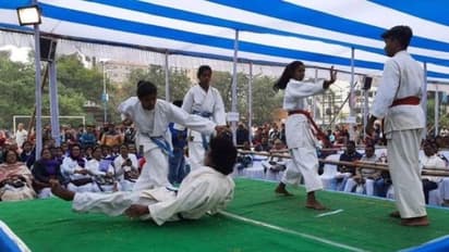 ক্যারাটে প্রশিক্ষণে হাজির কয়েকশো ছাত্রী,   উদ্ধোধন করলেন বরানগরের মহারাজ