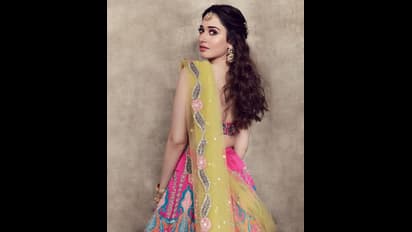 మిల్కీ బ్యూటీ గ్లామర్ మెరుపులు.. లేటెస్ట్ ఫొటోస్