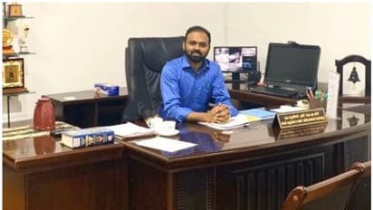 ഫീസടയ്ക്കാന് പണമില്ല; വിദ്യാര്ത്ഥികള്ക്കായി സബ് കളക്ടറുടെ ഫേസ്ബുക്ക് പോസ്റ്റ്, പിന്നാലെ സഹായപ്രവാഹം