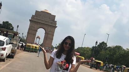 ఆంటీ వయసులో అమ్మాయిలా రచ్చ చేస్తున్న సురేఖావాణి.. హాట్ ఫోటోలు!