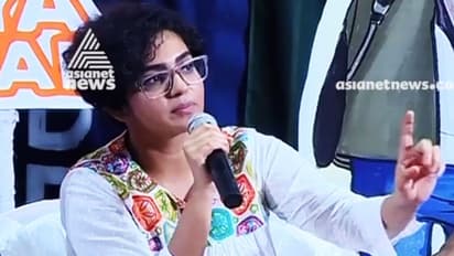 'എന്ന് നിന്റെ മൊയ്തീനില്‍ ഇസ്ലാമോഫോബിയ ഉണ്ട്'; കസബ പോലുള്ള സിനിമകളെ ഇനിയും ചോദ്യം ചെയ്യുമെന്നും പാര്‍വതി