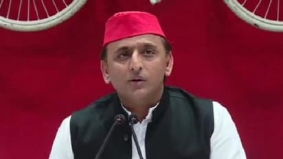 'തൊഴിലില്ലായ്മ പരിഹരിക്കാന് സൂര്യനമസ്കാരം പോലെ എന്തെങ്കിലുമൊന്ന് മോദിക്ക് നിര്ദേശിച്ചുകൂടെ'; അഖിലേഷ് യാദവ്