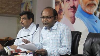 'പ്രതിഷേധിക്കുന്ന ബുദ്ധി ജീവികളെ നായയെന്ന് വിളിക്കാൻ ബുദ്ധിമുട്ടുള്ളവർക്ക് കുരങ്ങനെന്ന് വിളിക്കാം': ബിജെപി നേതാവ്