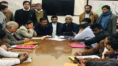 CM केजरीवाल का इंताजर खत्म, 7 घंटे तक अपनी बारी के लिए लगे रहे कतार में, अब भरा नामंकन फॉर्म