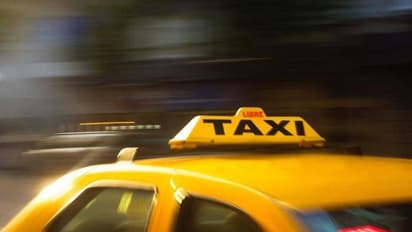 ബംഗളൂരുവിൽ ടാക്സി ഡ്രൈവറെ ഭീഷണിപ്പെടുത്തി മൂന്നംഗ സംഘം കാറുമായി കടന്നുകളഞ്ഞതായി പരാതി