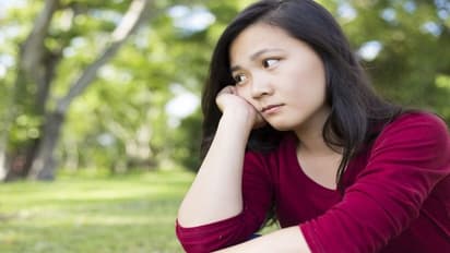 क्या पार्टनर के इग्नोर करने से आप हो जाते हैं बेचैन, अपनाएं ये 5 तरीके