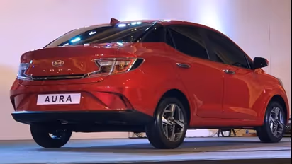 Hyundai Aura: కేవలం 67 వేల రూపాయలకే, హ్యుందాయ్ ఆరా సెడాన్ కారు కొనుగోలు చేయండిలా..అతి తక్కువ ధరకే లగ్జరీ కారు