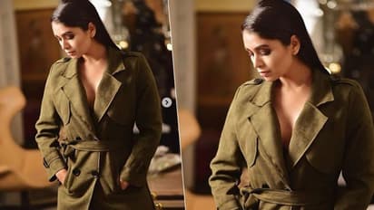 ১০০ টিকার ব্যবস্থা করলেন ঋতাভরী, সংকটকালে প্রবীণ দুস্থদের নিজে দাঁড়িয়ে থেকে করালেন টিকাকরণ