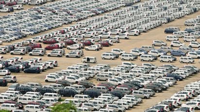 కళ తప్పిన ఆటో ఎక్స్పో: బీఎండబ్ల్యూ, జాగ్వార్ వంటి దిగ్గజాలు దూరం