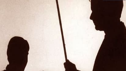 ಕನ್ನಡ ಕಲಿಯದ ವಿದ್ಯಾರ್ಥಿಗೆ ಬಾಸುಂಡೆ ಬರುವಂತೆ ಥಳಿಸಿದ ಶಿಕ್ಷಕಿ