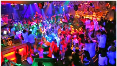 ഡെബിറ്റ് കാർഡ് വഴി പബ്ബിൽ 4000 രൂപ ബിൽ അടച്ചു; ടെക്കിക്ക് നഷ്ടമായത് നാലു ലക്ഷം