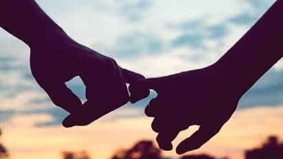 22ರ ಯುವಕನ ಮೇಲೆ 60ರ ಮಹಿಳೆಗೆ ಲವ್!