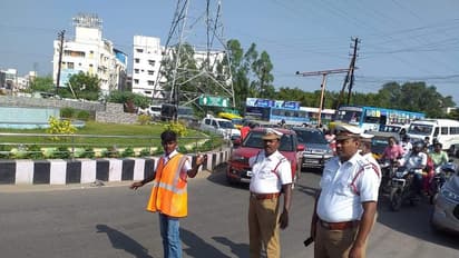 அசுர போதையில் 5 பேருடன் பைக்கில் பறந்த வாலிபர்..! நீதிபதி கொடுத்த விநோத தண்டனை..!