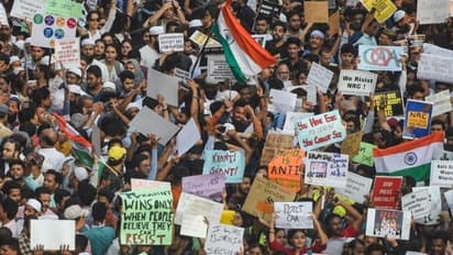 জোর ধাক্কা মোদী সরকারের, সিএএ-র বিরুদ্ধে প্রস্তাব পেশ ইউরোপীয় পার্লামেন্টে