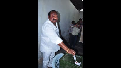 రైతుల కోసమైతే హైదరాబాద్ లో కాదు... అక్కడ దీక్ష చేయాలి: బండి సంజయ్ పై గంగుల ఫైర్