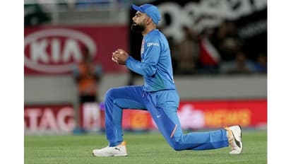 കലിപ്പന് ലുക്കില് നിന്ന് സൗമ്യഭാവത്തിലേക്ക്; കോലിയുടെ മാറ്റം അമ്പരപ്പിച്ചെന്ന് മുന് താരം