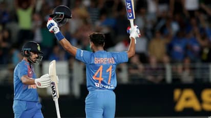 என்னப்பா இது..? இப்படி ஆடிகிட்டு இருக்க..? ஷ்ரேயாஸ் ஐயரின் ஷாட்டை கடிந்த ராகுல் டிராவிட்.. சுவாரஸ்ய பகிர்வு