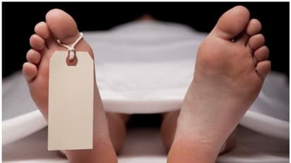 സെല്ഫിയെടുക്കാന് പാലത്തില് കയറിയ 21കാരി ട്രെയിനിടിച്ച് മരിച്ചു, സുഹൃത്ത് ഗുരുതരാവസ്ഥയില്