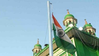 ಇದೇ ಮೊದಲ ಬಾರಿಗೆ ಕೇರಳದ ಮಸೀದಿಗಳಲ್ಲಿ ರಾರಾಜಿಸಿದ ರಾಷ್ಟ್ರಧ್ವಜ!