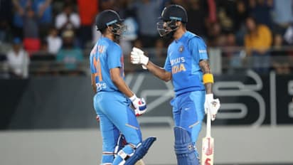 எங்க ரேஞ்சுக்கு இதெல்லாம் ஒரு டார்கெட்டா..? ராகுல் - ஷ்ரேயாஸ் ஐயர் அபார பேட்டிங்.. நியூசிலாந்தை போற போக்குல ஈசியா வீழ்த்திய இந்தியா