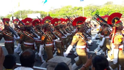 சென்னையில் குடியரசு தின விழா... மிடுக்காக அணிவகுந்த வீரர்கள்... மாணவர்களின் கண்கவர் கலைநிகழ்ச்சி... புகைப்பட தொகுப்பு....!