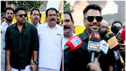 'ചരിത്രപ്രാധാന്യമുള്ള സമരം': മനുഷ്യമഹാശൃംഖലയില് പങ്കാളിയായി ആഷിഖ് അബു