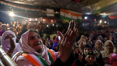 Mumbai witnesses Shaheen Bagh-like protest by women against CAA