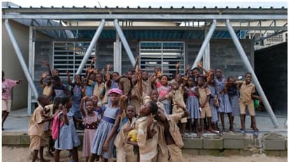 സിമന്റോ മണലോ വേണ്ട, പ്ലാസ്റ്റിക് മാലിന്യത്തില്നിന്നും സ്കൂള്...