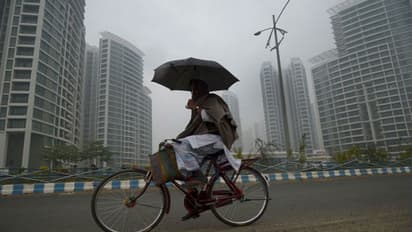 মঙ্গলবার থেকেই ফের রাজ্যে বৃষ্টি, এক ধাক্কায় বাড়বে তাপমাত্রা