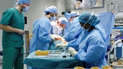 ഇടയ്ക്കിടെ വയറുവേദന; പതിമൂന്നുകാരിയുടെ വയറ്റിൽ നിന്ന് കണ്ടെത്തിയത്...