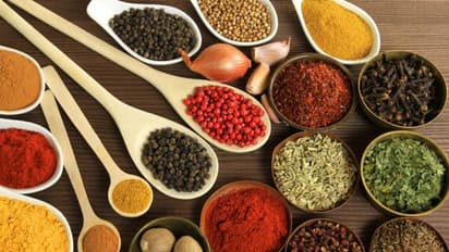 തടി കുറയ്ക്കാനുള്ള ശ്രമത്തിലാണോ? ഈ മൂന്ന് സാധനങ്ങള് പതിവാക്കിക്കോളൂ...