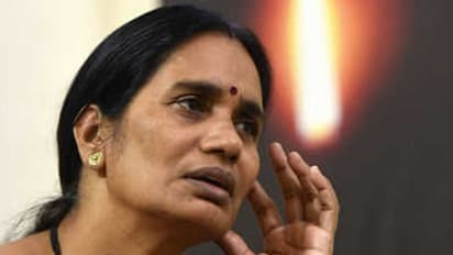 ആശാദേവിയെന്ന നിർഭയയുടെ അമ്മ, മകളുടെ ഘാതകര്ക്ക് തൂക്കുകയര് വാങ്ങിനല്കാന് പോരാടിയ സ്ത്രീ...