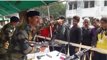 হাতে একে ৪৭- ইনসাস, পড়ুয়াদের সেনাবাহিনীতে টানতে শিবির বহরমপুরে