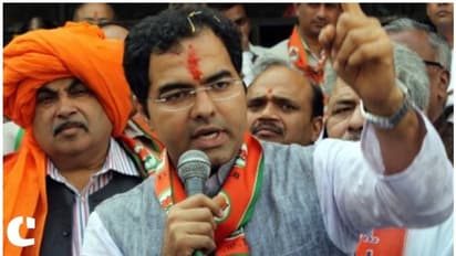 CM अरविंद केजरीवाल को आतंकी बताने पर एक्शन में चुनाव आयोग, BJP सांसद से किया जवाब तलब