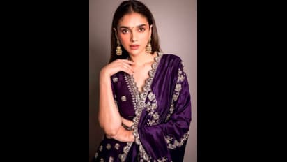 சைக்கோவிடம் தப்பி ரசிகர்களின் கண்ணில் சிக்கிய அதிதிராவ்... அதிரிபுதிரி கவர்ச்சியில் ஆளை மயக்கும் போட்டோஸ்...!