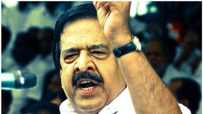 ഗവര്ണറെ കൈകാര്യം ചെയ്യുന്നത് എങ്ങനെ? പിണറായി മമതയെ കണ്ട് പഠിക്കണമെന്ന് ചെന്നിത്തല