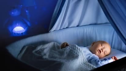 രാത്രിയിൽ കുഞ്ഞുങ്ങൾ നന്നായി ഉറങ്ങാൻ ഇതാ 4 ടിപ്സ്