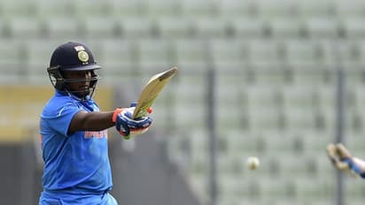 বন্ধুরা তাঁকে 'পান্ডা' বলত, ৩০০ করার পর খোলামেলা সরফরাজ