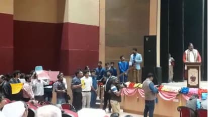 মেডিক্যাল-এ 'গো ব্যাক' স্লোগান , পড়ুয়াদের সঙ্গে কুকুরের তুলনা ক্ষুব্ধ নির্মল মাজির