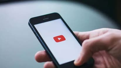 ஆபாச படங்களை காண்பித்து தொல்லை... பிரபல டான்ஸ் மாஸ்டர் மீது பெண் பரபரப்பு புகார்..!