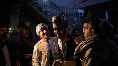 കുഴിബോംബ് കണ്ണിന്റെ കാഴ്ചയില്ലാതാക്കി, പ്രണയിനി ഉപേക്ഷിച്ചുപോയി, യുദ്ധം എല്ലാം നശിപ്പിച്ചു; പക്ഷേ, ജീവിതം വീണ്ടും തളിര്ക്കുന്നു