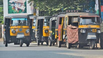 കുറുകെ ചാടുന്ന ഫ്രീക്കൻമാരെപ്പോലും തെറിവിളിക്കാത്ത ഒരു ഓട്ടോഡ്രൈവർ, കാരണം ഇതാണ്